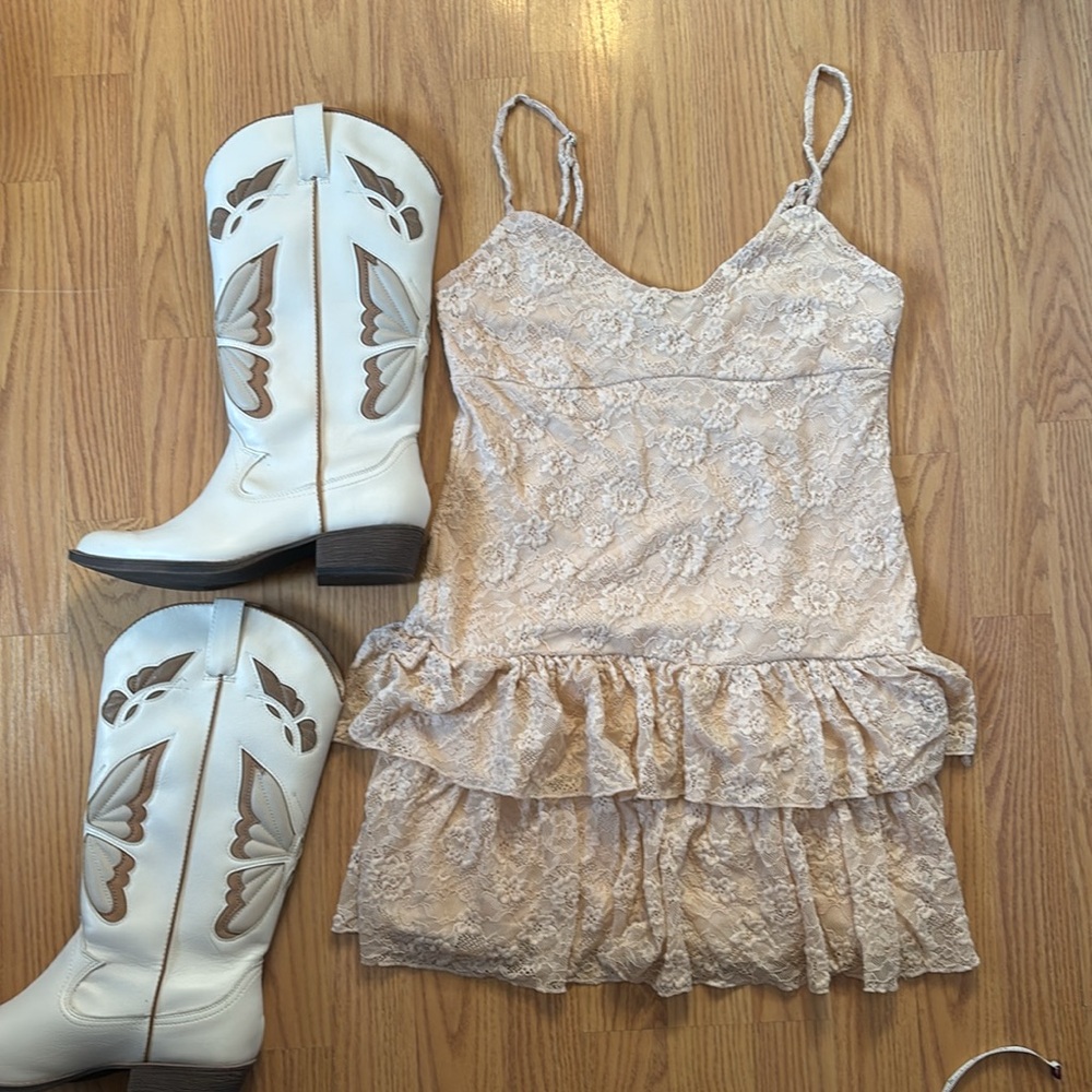 Forever 21 light pink lace dress size large